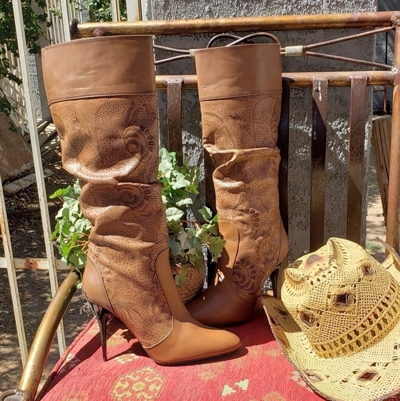 Burberry Tan Perforated Leather Knee High‎ BootsV - Picture 5 of 15